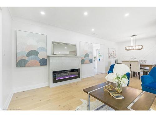 413 Murray Street, Grimsby, ON - Indoor Photo Showing Living Room With Fireplace