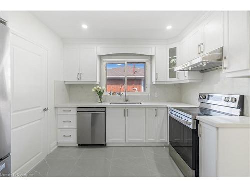 413 Murray Street, Grimsby, ON - Indoor Photo Showing Kitchen