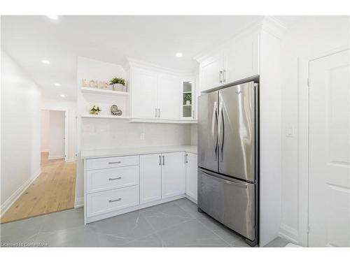 413 Murray Street, Grimsby, ON - Indoor Photo Showing Kitchen