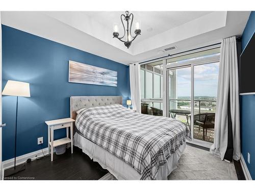 1110-65 Speers Road, Oakville, ON - Indoor Photo Showing Bedroom