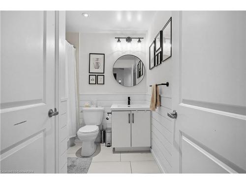 1110-65 Speers Road, Oakville, ON - Indoor Photo Showing Bathroom