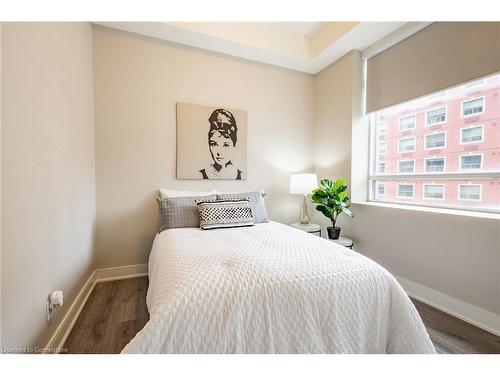 316-150 Main Street W, Hamilton, ON - Indoor Photo Showing Bedroom