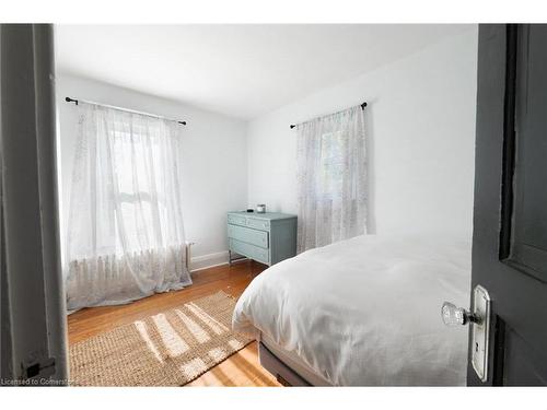 129 Forest Avenue, Port Colborne, ON - Indoor Photo Showing Bedroom