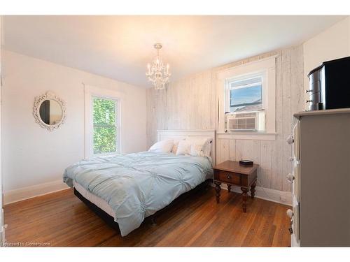 129 Forest Avenue, Port Colborne, ON - Indoor Photo Showing Bedroom