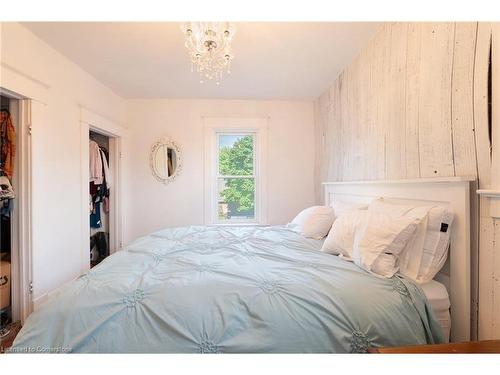 129 Forest Avenue, Port Colborne, ON - Indoor Photo Showing Bedroom