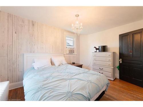 129 Forest Avenue, Port Colborne, ON - Indoor Photo Showing Bedroom