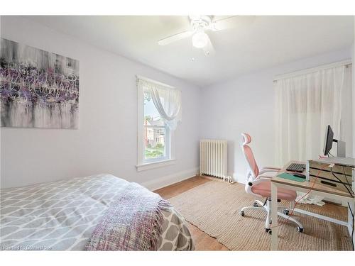 129 Forest Avenue, Port Colborne, ON - Indoor Photo Showing Bedroom