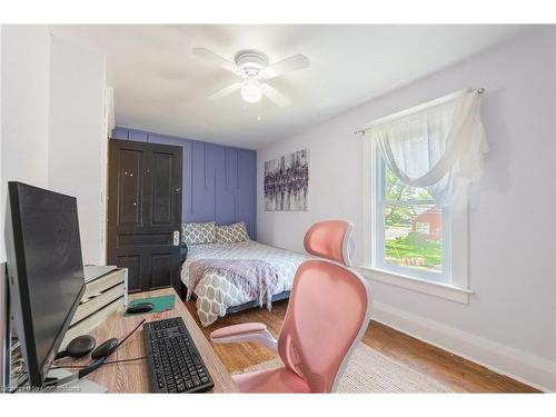 129 Forest Avenue, Port Colborne, ON - Indoor Photo Showing Bedroom