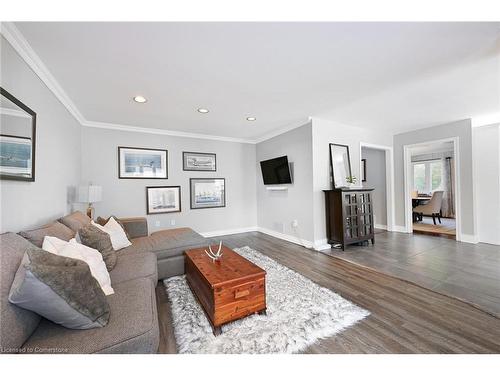 2345 Carpenters Circle, Oakville, ON - Indoor Photo Showing Living Room