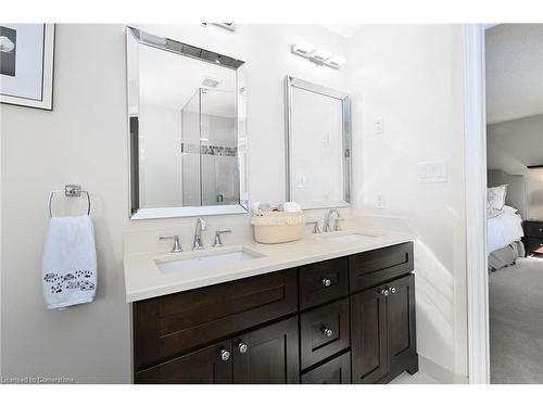 2345 Carpenters Circle, Oakville, ON - Indoor Photo Showing Bathroom