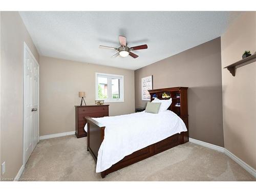 2345 Carpenters Circle, Oakville, ON - Indoor Photo Showing Bedroom