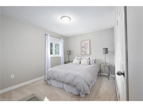 2345 Carpenters Circle, Oakville, ON - Indoor Photo Showing Bedroom