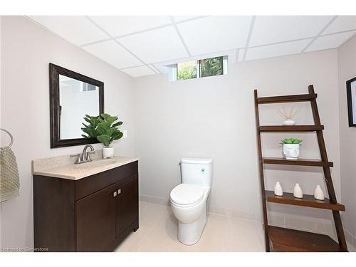 2345 Carpenters Circle, Oakville, ON - Indoor Photo Showing Bathroom