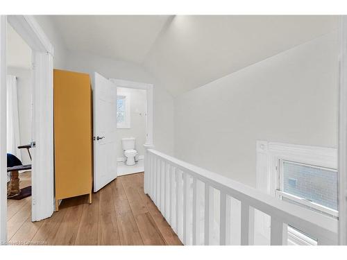 109 Beach Road, Hamilton, ON - Indoor Photo Showing Other Room