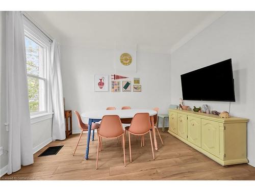 109 Beach Road, Hamilton, ON - Indoor Photo Showing Dining Room