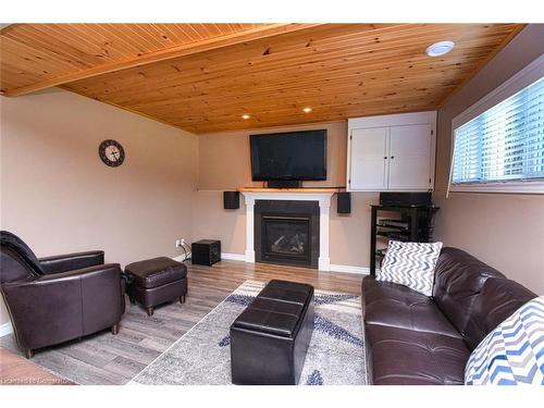 44 Backus Drive, Port Rowan, ON - Indoor Photo Showing Living Room With Fireplace