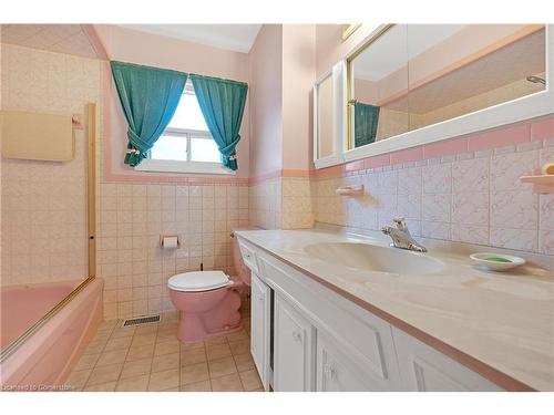 20 Walter Avenue S, Hamilton, ON - Indoor Photo Showing Bathroom