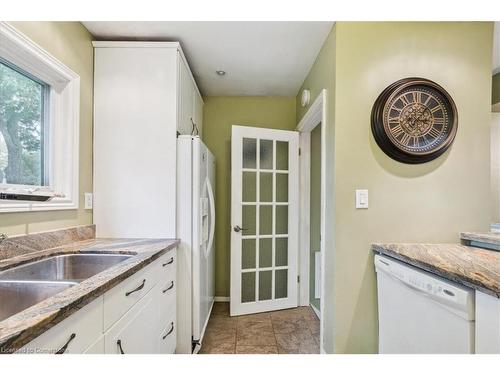 276 West 2Nd Street, Hamilton, ON - Indoor Photo Showing Kitchen With Double Sink