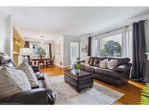 276 West 2Nd Street, Hamilton, ON - Indoor Photo Showing Living Room