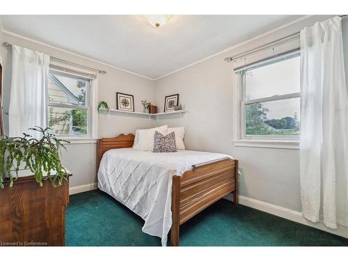 276 West 2Nd Street, Hamilton, ON - Indoor Photo Showing Bedroom