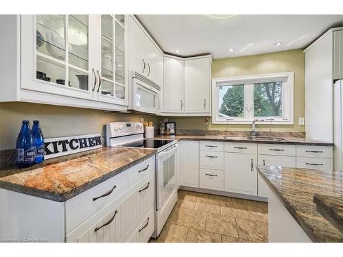 276 West 2Nd Street, Hamilton, ON - Indoor Photo Showing Kitchen