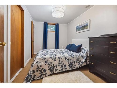 276 West 2Nd Street, Hamilton, ON - Indoor Photo Showing Bedroom