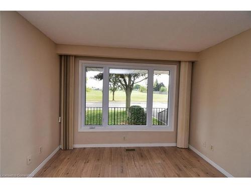 15 Broughton Avenue, Hamilton, ON - Indoor Photo Showing Other Room