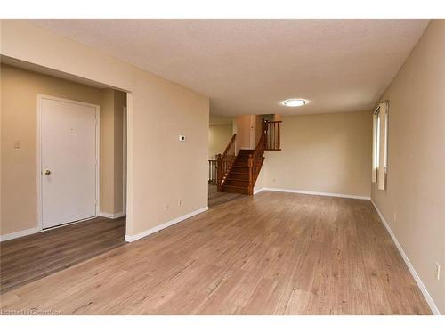 15 Broughton Avenue, Hamilton, ON - Indoor Photo Showing Other Room