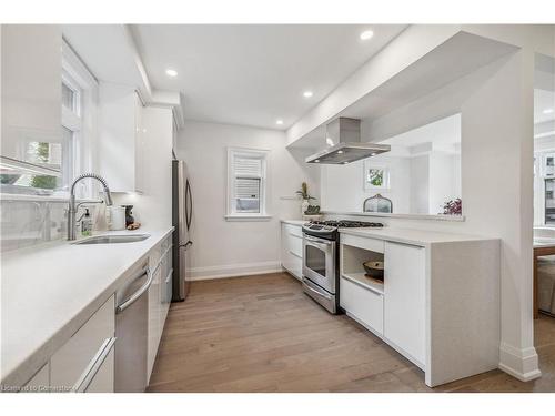 317 Guelph Line, Burlington, ON - Indoor Photo Showing Kitchen With Upgraded Kitchen