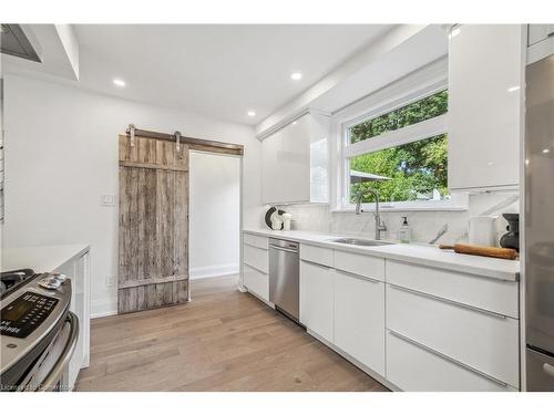 317 Guelph Line, Burlington, ON - Indoor Photo Showing Kitchen