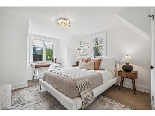 317 Guelph Line, Burlington, ON - Indoor Photo Showing Bedroom