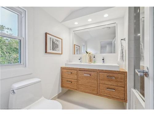 317 Guelph Line, Burlington, ON - Indoor Photo Showing Bathroom