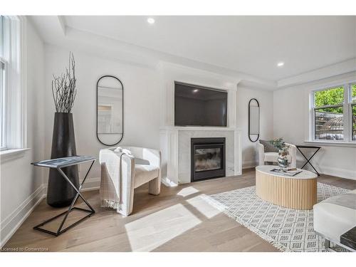 317 Guelph Line, Burlington, ON - Indoor Photo Showing Living Room With Fireplace