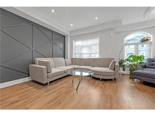 46 Borers Creek Circle, Waterdown, ON - Indoor Photo Showing Living Room