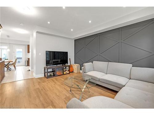 46 Borers Creek Circle, Waterdown, ON - Indoor Photo Showing Living Room