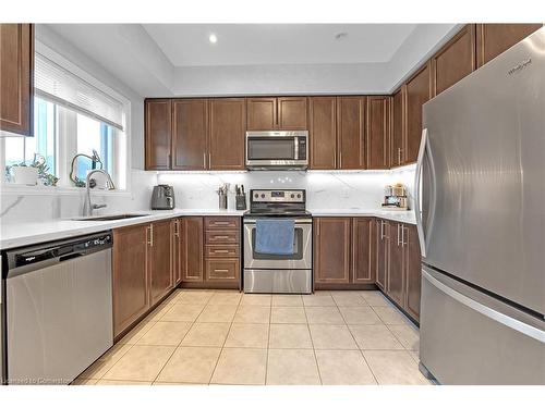 46 Borers Creek Circle, Waterdown, ON - Indoor Photo Showing Kitchen