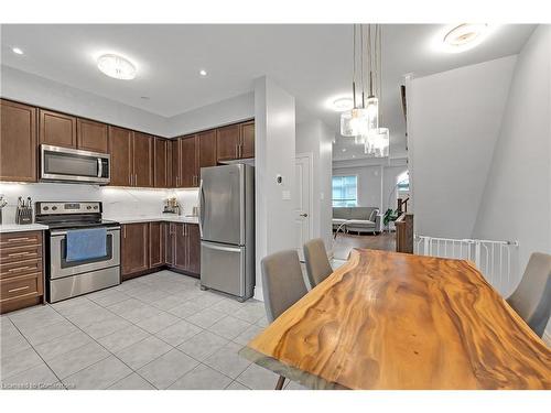 46 Borers Creek Circle, Waterdown, ON - Indoor Photo Showing Kitchen