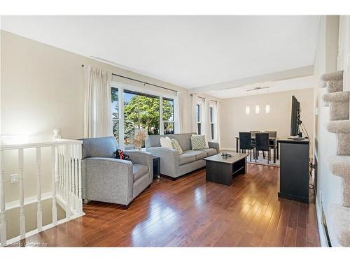 88 Rand Street, Stoney Creek, ON - Indoor Photo Showing Living Room