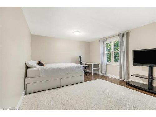 88 Rand Street, Stoney Creek, ON - Indoor Photo Showing Bedroom