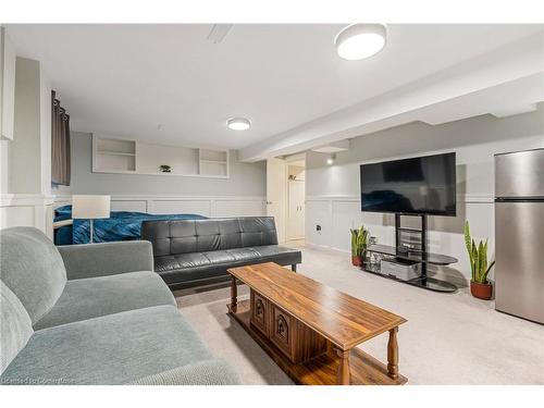 88 Rand Street, Stoney Creek, ON - Indoor Photo Showing Living Room