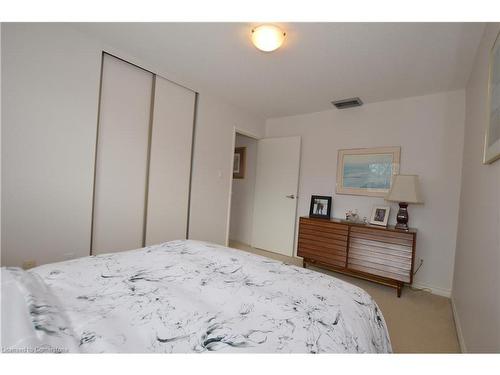 1-1564 Kerns Road, Burlington, ON - Indoor Photo Showing Bedroom