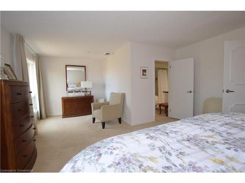 1-1564 Kerns Road, Burlington, ON - Indoor Photo Showing Bedroom