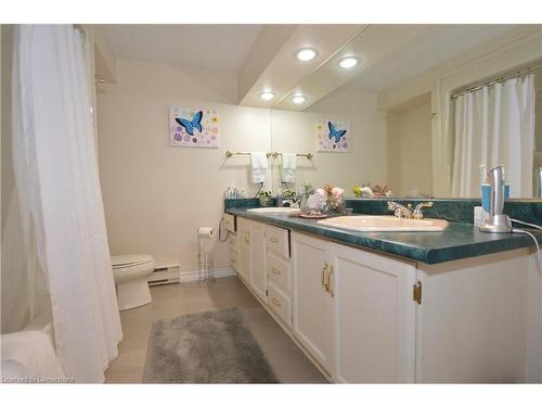 1-1564 Kerns Road, Burlington, ON - Indoor Photo Showing Bathroom