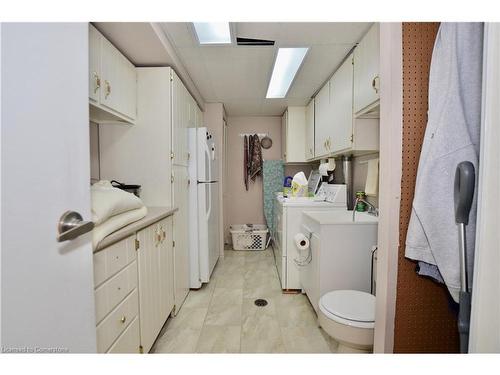 1-1564 Kerns Road, Burlington, ON - Indoor Photo Showing Laundry Room