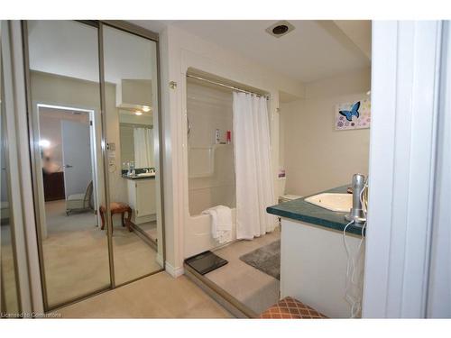 1-1564 Kerns Road, Burlington, ON - Indoor Photo Showing Bathroom