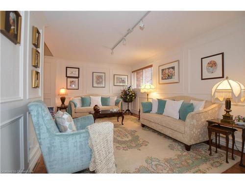 1-1564 Kerns Road, Burlington, ON - Indoor Photo Showing Living Room