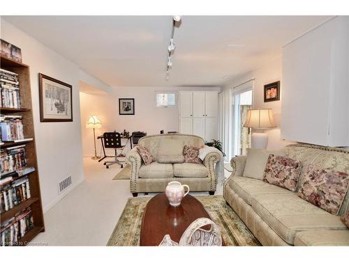 1-1564 Kerns Road, Burlington, ON - Indoor Photo Showing Living Room