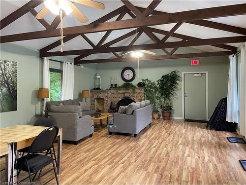 1-1564 Kerns Road, Burlington, ON - Indoor Photo Showing Living Room