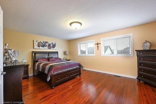 12 Edgehill Drive, Hamilton, ON - Indoor Photo Showing Bedroom