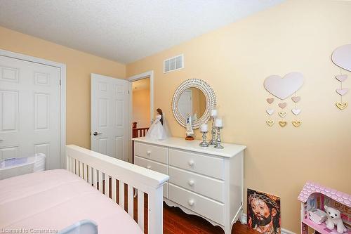 12 Edgehill Drive, Hamilton, ON - Indoor Photo Showing Bedroom